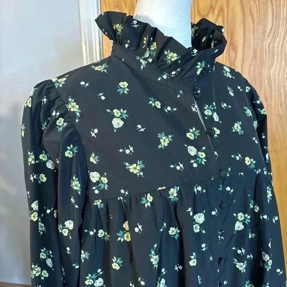 H&M Floral Button Down Dress - Picture 2 of 9